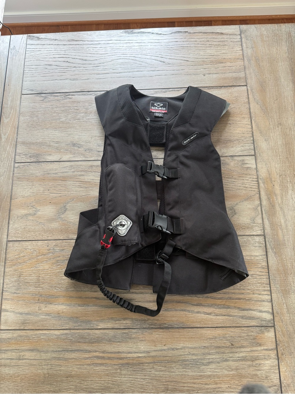 Hit-Air Inflatable Horseback Riding Air Vest in Black - size small